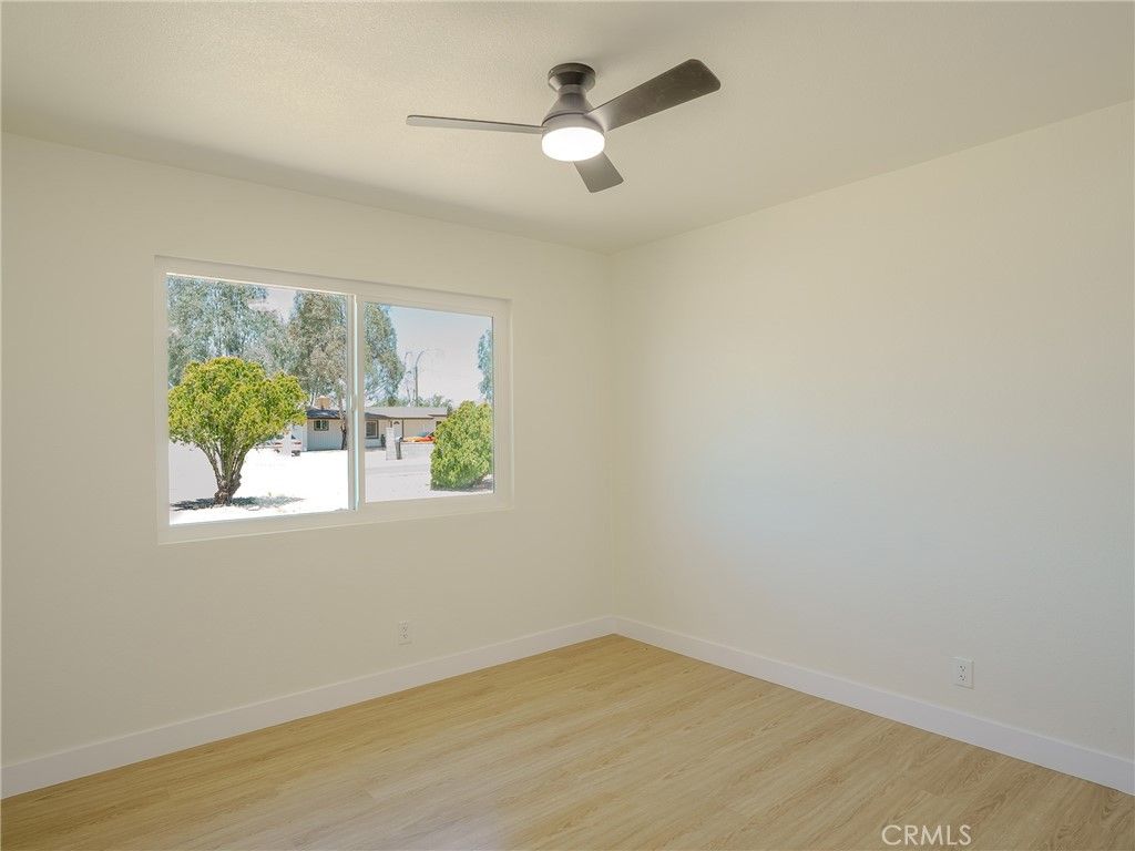 Image 13 of property listing at 21865 Fox, Apple Valley, CA 92307