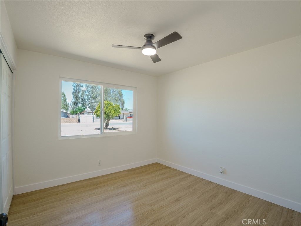 Image 15 of property listing at 21865 Fox, Apple Valley, CA 92307