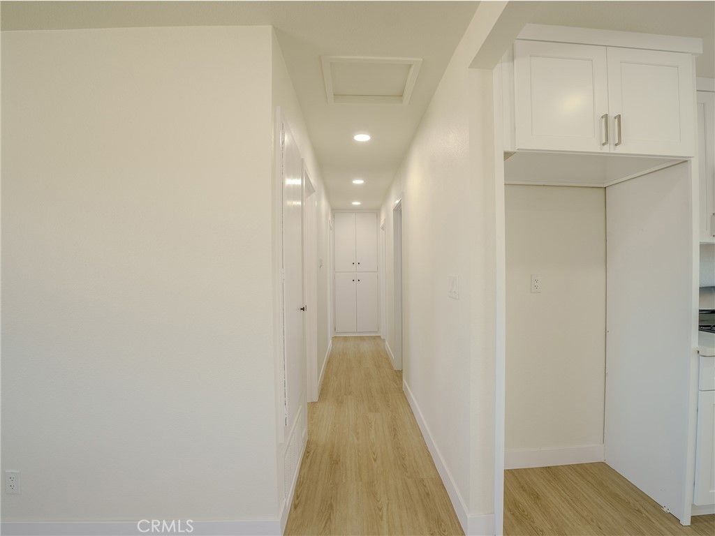Image 8 of property listing at 21865 Fox, Apple Valley, CA 92307