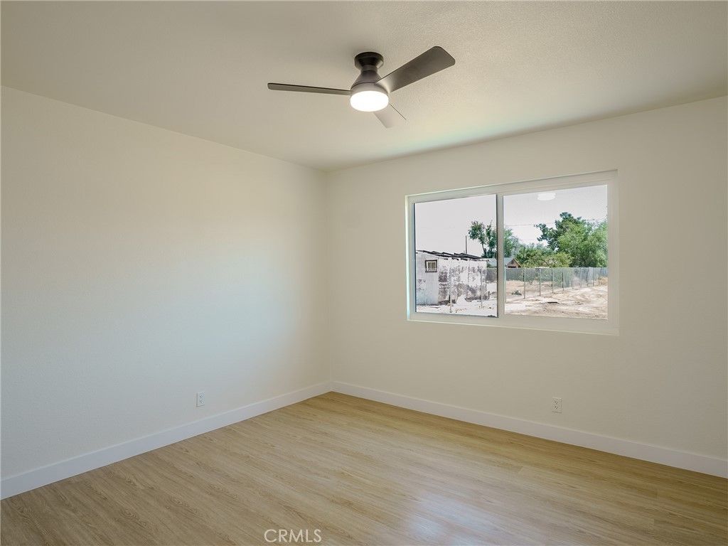 Image 9 of property listing at 21865 Fox, Apple Valley, CA 92307