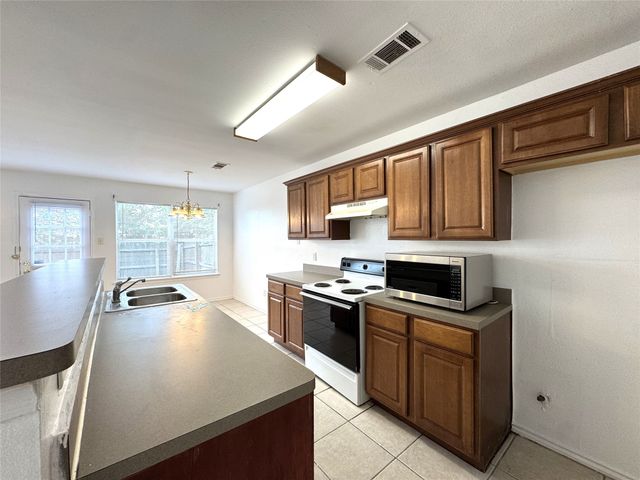 4510 Alamosa Street, Fort Worth, TX 76119