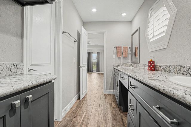 35564 Brumlow Road, Hempstead, TX 77445