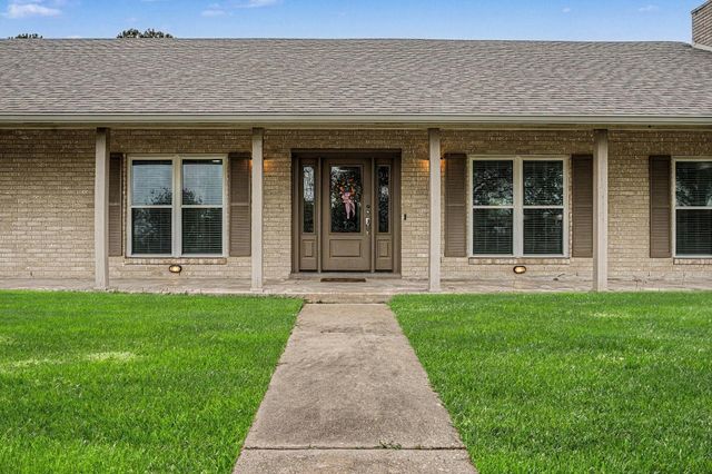 35564 Brumlow Road, Hempstead, TX 77445