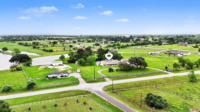 35564 Brumlow Road, Hempstead, TX 77445