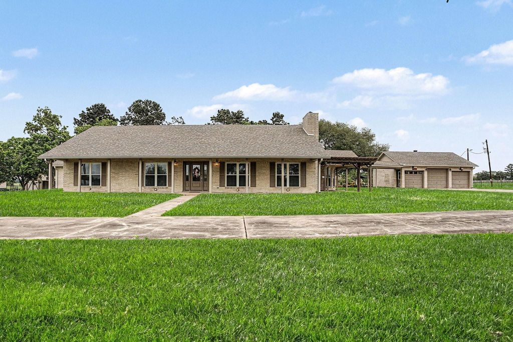 35564 Brumlow Road, Hempstead, TX 77445