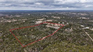 137 Honeycomb LN, Kerrville, TX 78028