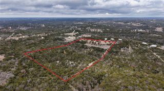 137 Honeycomb LN, Kerrville, TX 78028
