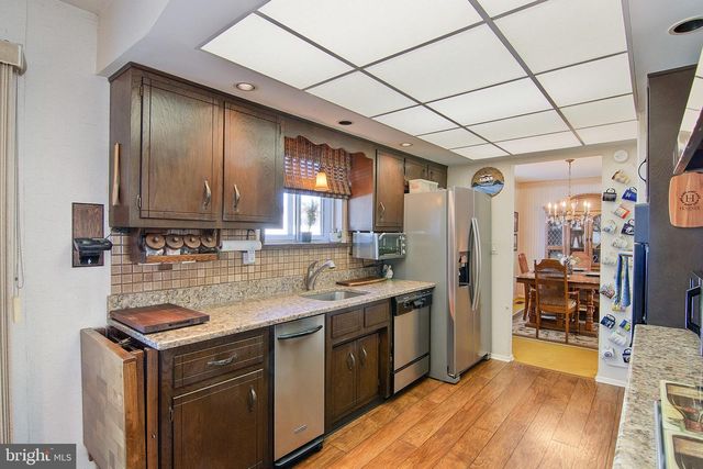 448 HILLSIDE AVE, Piscataway, NJ 08854