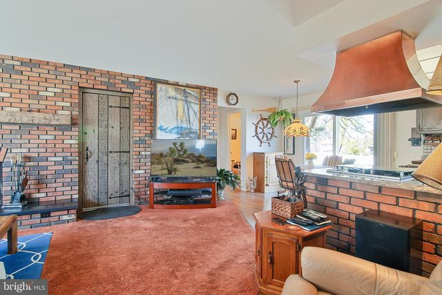 448 HILLSIDE AVE, Piscataway, NJ 08854