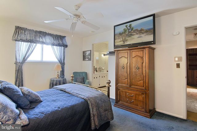 448 HILLSIDE AVE, Piscataway, NJ 08854