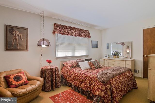 448 HILLSIDE AVE, Piscataway, NJ 08854