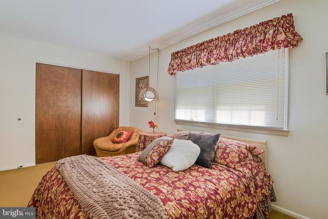 448 HILLSIDE AVE, Piscataway, NJ 08854