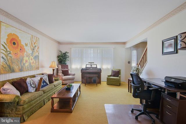 448 HILLSIDE AVE, Piscataway, NJ 08854