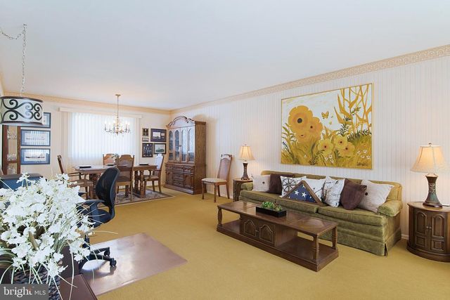 448 HILLSIDE AVE, Piscataway, NJ 08854