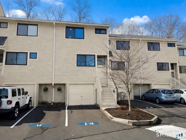 14 Sunrise Hill Road 14, Norwalk, CT 06851
