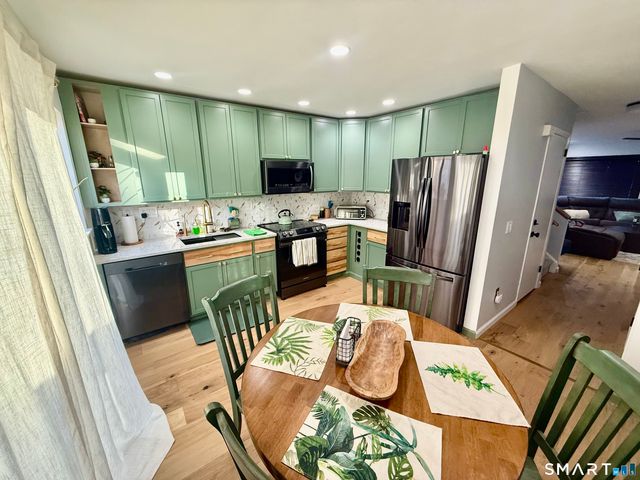 14 Sunrise Hill Road 14, Norwalk, CT 06851