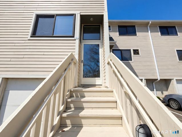 14 Sunrise Hill Road 14, Norwalk, CT 06851