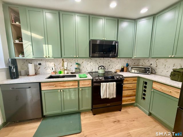 14 Sunrise Hill Road 14, Norwalk, CT 06851