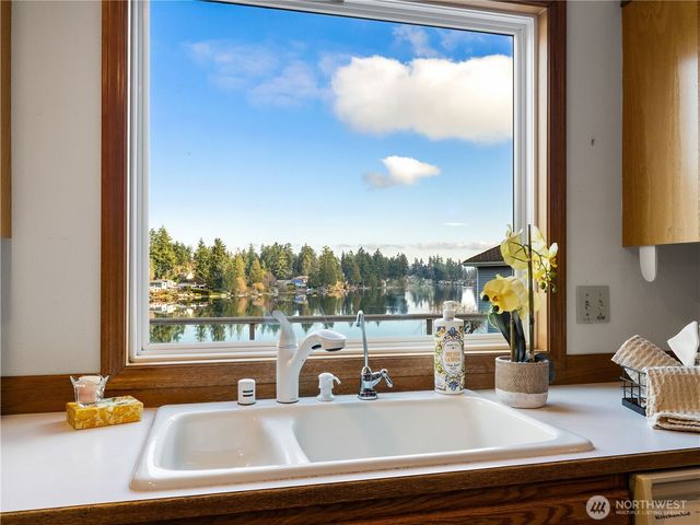 30714 19th Avenue S, Federal Way, WA 98003