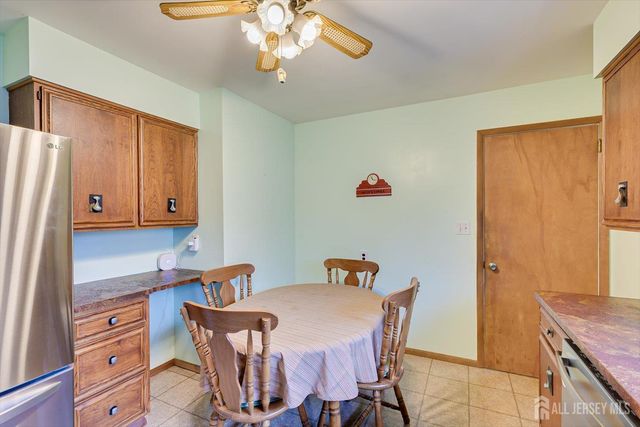 65 Rose Street, Edison, NJ 08817