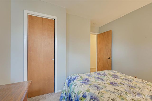 65 Rose Street, Edison, NJ 08817