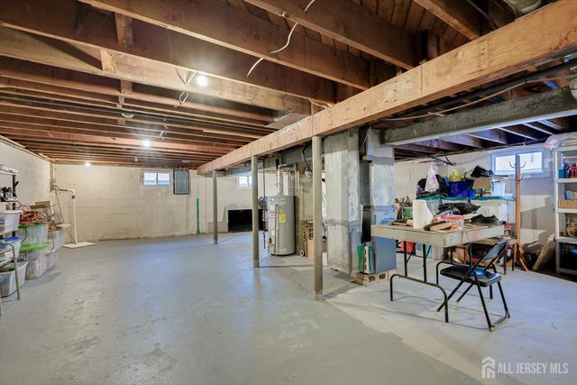 65 Rose Street, Edison, NJ 08817