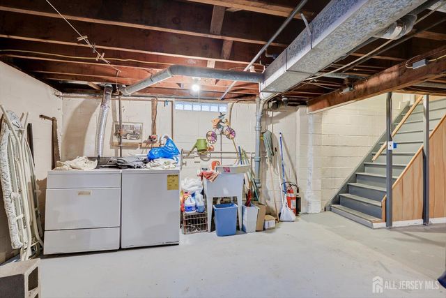 65 Rose Street, Edison, NJ 08817