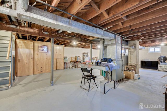 65 Rose Street, Edison, NJ 08817