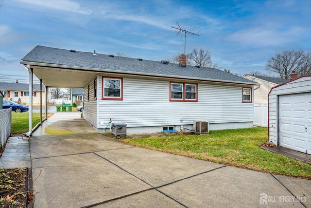 65 Rose Street, Edison, NJ 08817