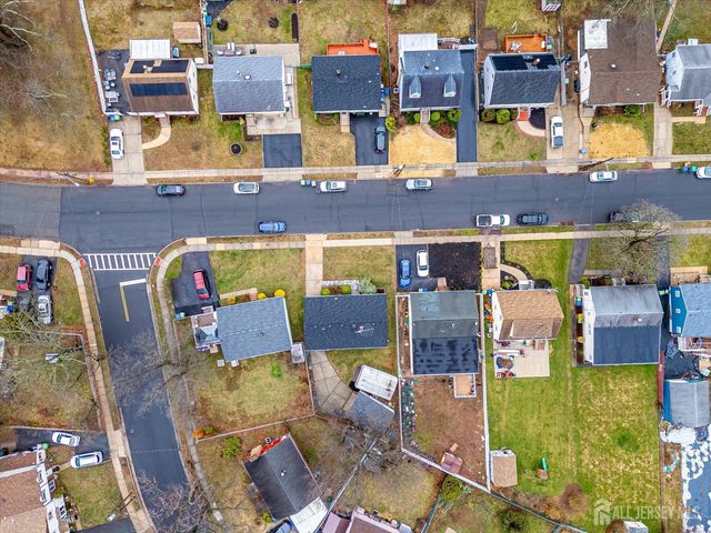 65 Rose Street, Edison, NJ 08817