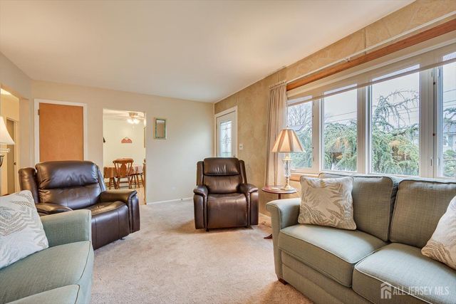 65 Rose Street, Edison, NJ 08817