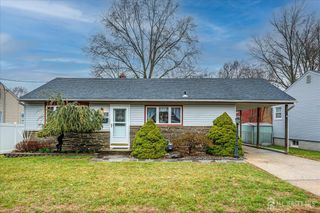 65 Rose Street, Edison, NJ 08817