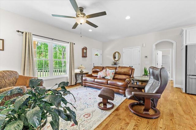 4133 Grove Hill RD, Fincastle, VA 24090
