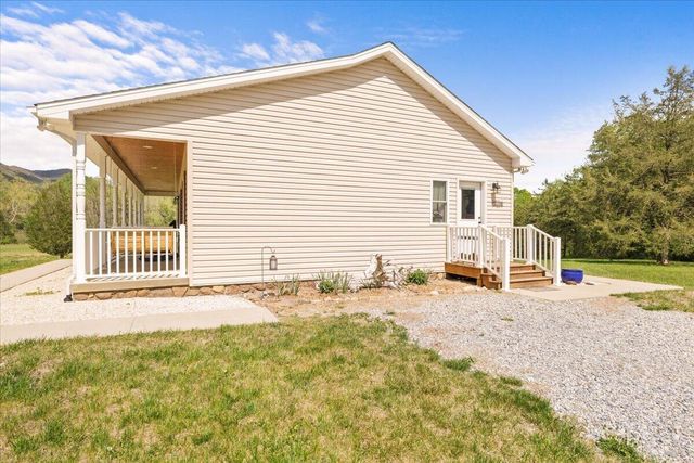 4133 Grove Hill RD, Fincastle, VA 24090