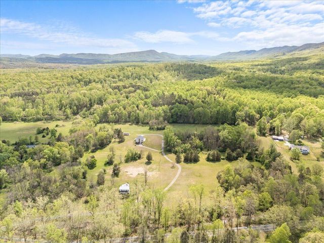 4133 Grove Hill RD, Fincastle, VA 24090