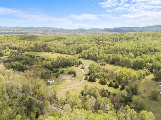 4133 Grove Hill RD, Fincastle, VA 24090