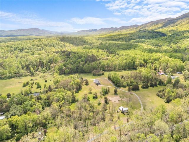 4133 Grove Hill RD, Fincastle, VA 24090