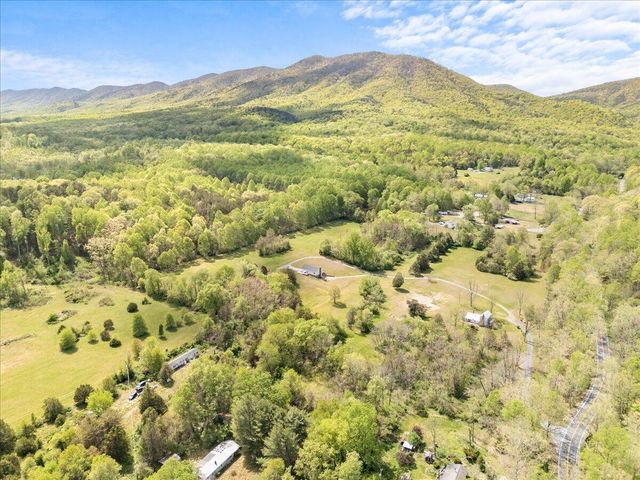 4133 Grove Hill RD, Fincastle, VA 24090