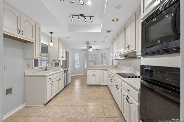 25026 Flying Arrow, San Antonio, TX 78258