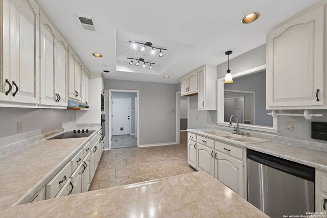 25026 Flying Arrow, San Antonio, TX 78258