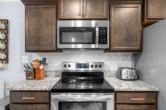 1148 Belvoir Ln, Clarksville, TN 37040