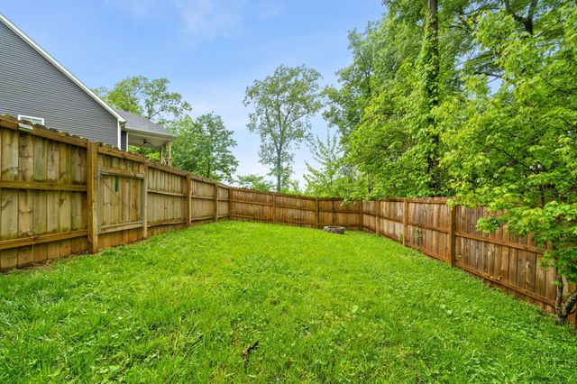 1148 Belvoir Ln, Clarksville, TN 37040