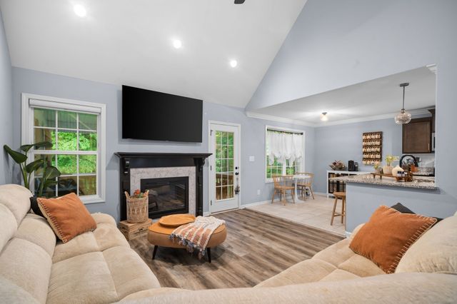 1148 Belvoir Ln, Clarksville, TN 37040