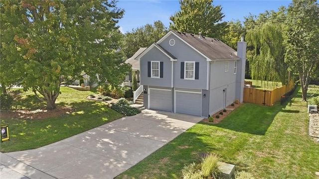 1154 SW SANTA FE Drive, Lee's Summit, MO 64081