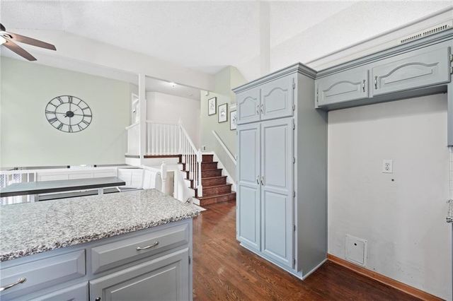 1154 SW SANTA FE Drive, Lee's Summit, MO 64081