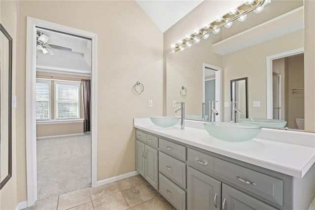 1154 SW SANTA FE Drive, Lee's Summit, MO 64081