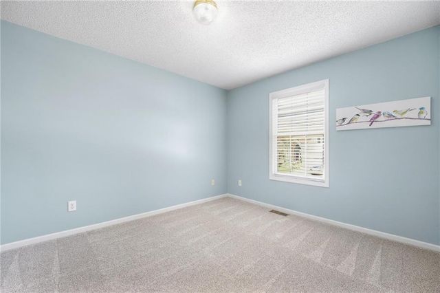 1154 SW SANTA FE Drive, Lee's Summit, MO 64081