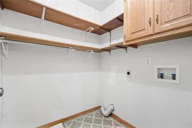 1154 SW SANTA FE Drive, Lee's Summit, MO 64081