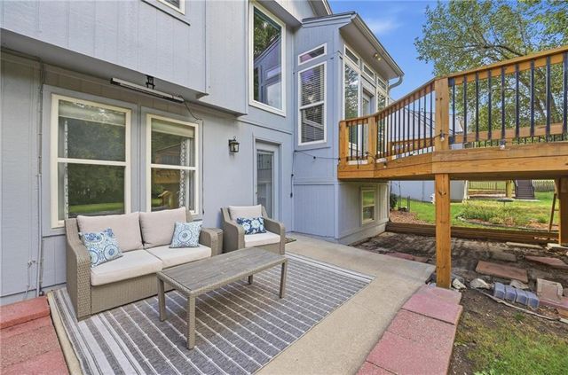1154 SW SANTA FE Drive, Lee's Summit, MO 64081