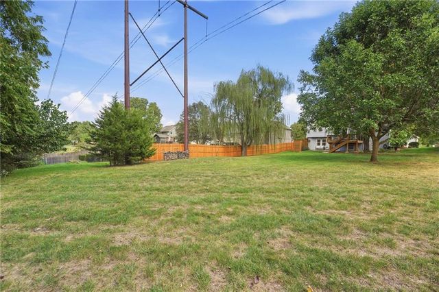 1154 SW SANTA FE Drive, Lee's Summit, MO 64081